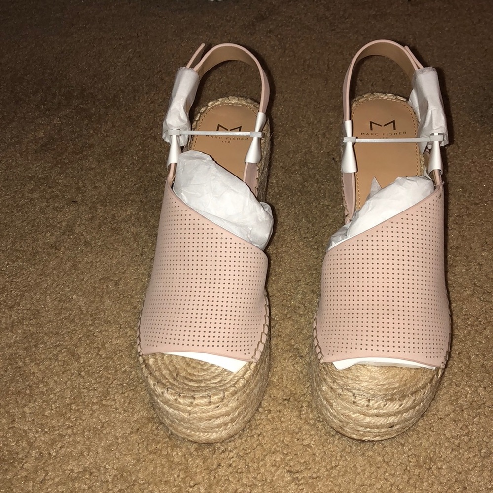 Wedge shoes
